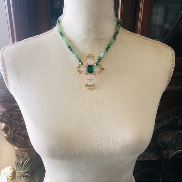 Handcrafted repurpose elegant stone cross pendant Czech glass Pearl necklace - Picture 5 of 12